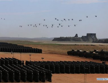 Κίνα: Οι ένοπλες δυνάμεις παρουσιάζουν 5 τύπους πυραύλων ενόψει της επετείου του Λαϊκού Απελευθερωτικού Στρατού (βίντεο)